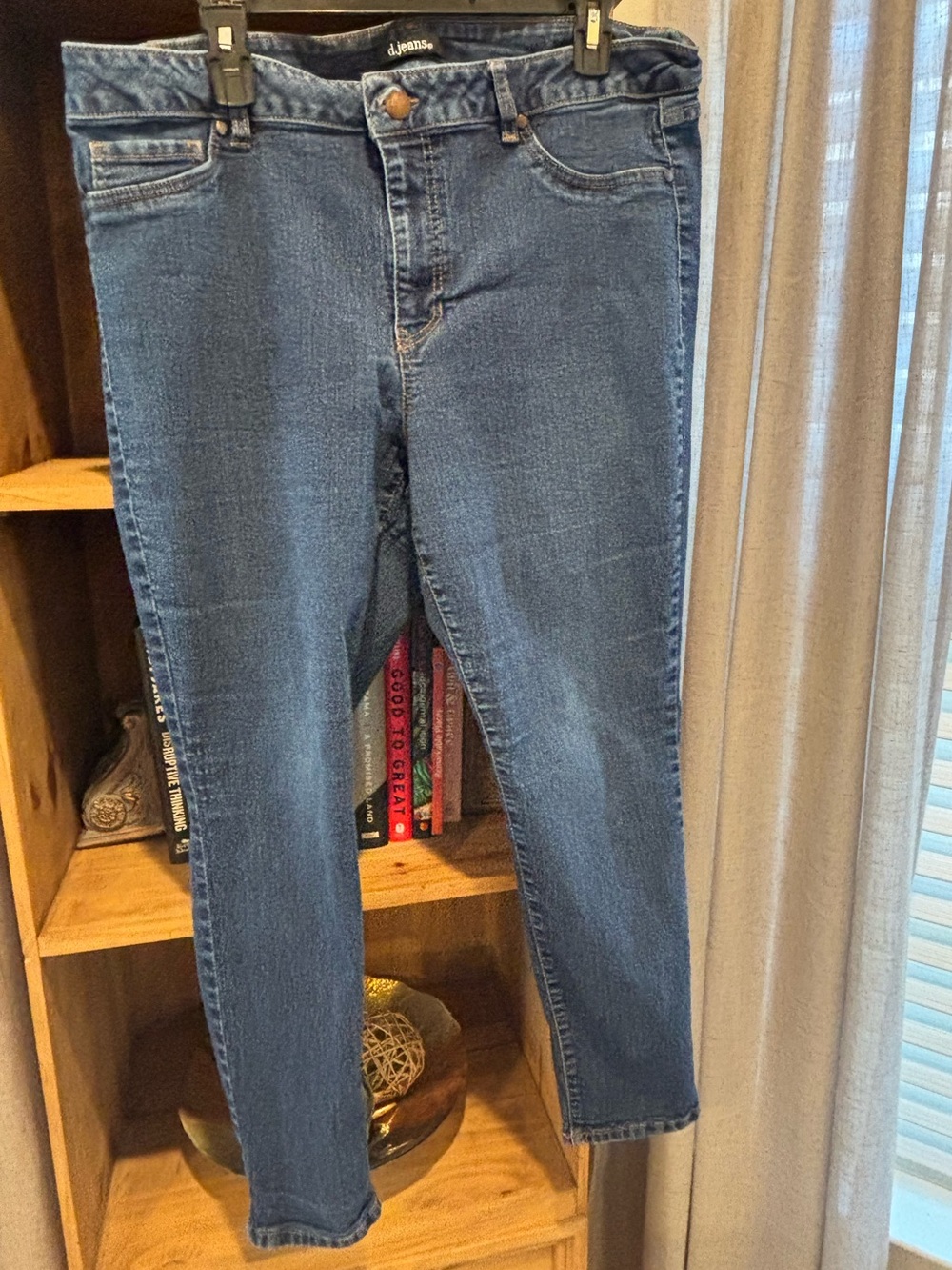 d. jeans Women's Skinny Jeans in Mid Blue Wash